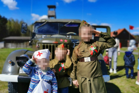 Почему одни радуются переодеванию детей в военную форму, а другие содрогаются