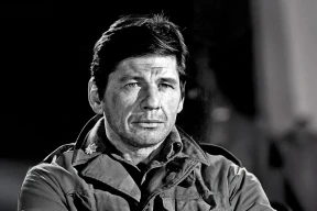 «Американский Бальзак с револьвером»: как человек с лицом из камня покорил Голливуд