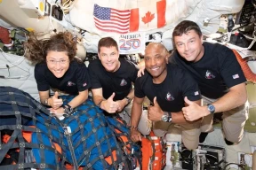 «Чатыры чалавекі былі ў тысячах кіламетраў ад дому — і вернуцца дадому раней, чым я. Хаця ад мяне да радзімы адлегласць менш за сто кіламетраў»